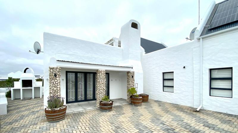 To Let 4 Bedroom Property for Rent in Dwarskersbos Western Cape